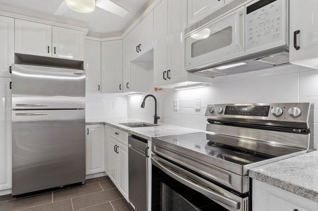 234 Nesmith St 14, Lowell, MA 01852