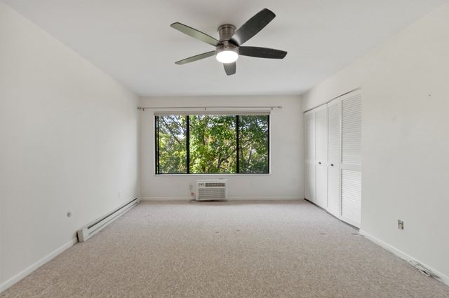 234 Nesmith St 14, Lowell, MA 01852