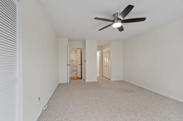 234 Nesmith St 14, Lowell, MA 01852