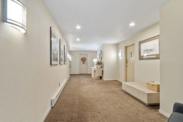 234 Nesmith St 14, Lowell, MA 01852