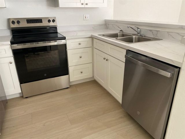 7350 WESTPOINTE BOULEVARD 213, Orlando, FL 32835