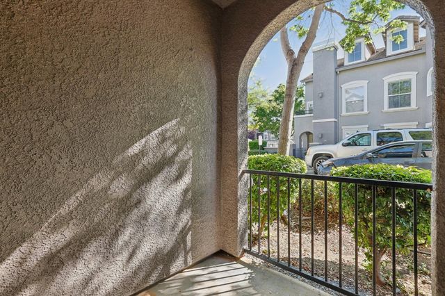 5547 Tares Cir, Elk Grove, CA 95757