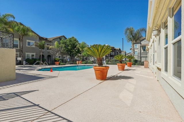 5547 Tares Cir, Elk Grove, CA 95757