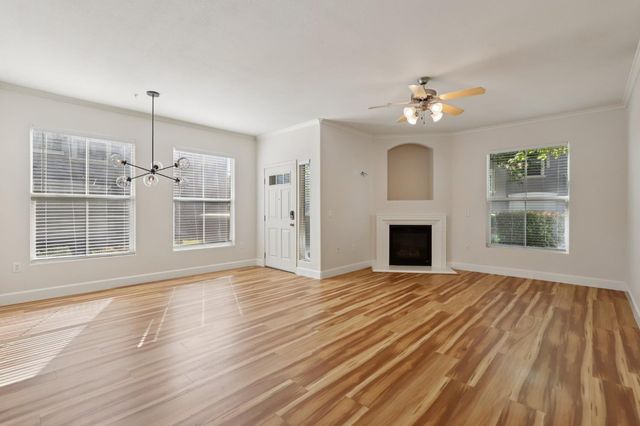 5547 Tares Cir, Elk Grove, CA 95757