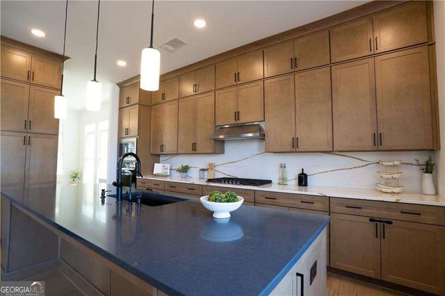 946 Keystone Drive, Woodstock, GA 30188