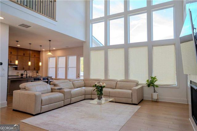 946 Keystone Drive, Woodstock, GA 30188