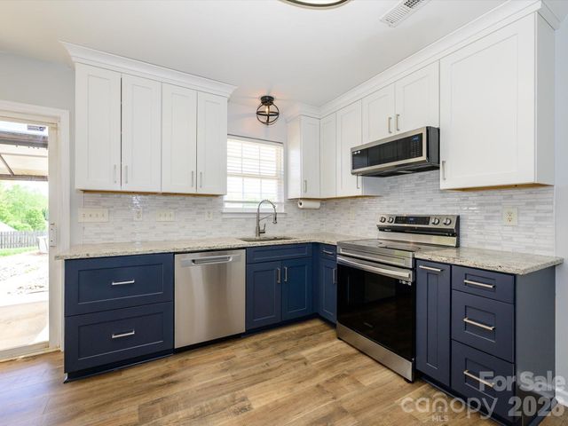 7036 Davis Forest Lane, Charlotte, NC 28262