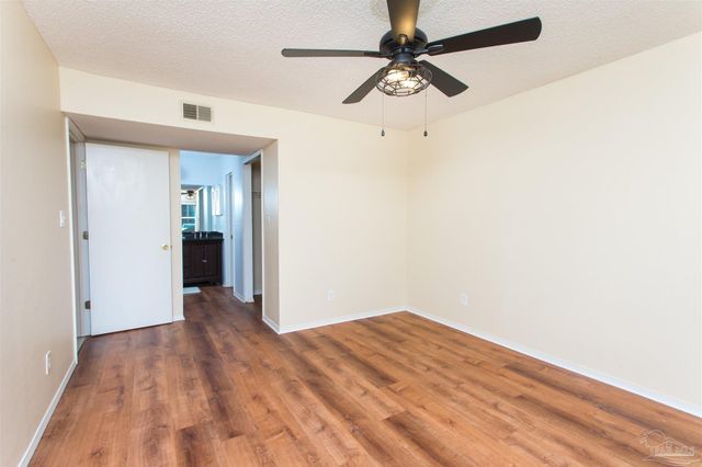 2299 Scenic Hwy R10, Pensacola, FL 32503