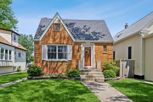 4714 W warwick Avenue, Chicago, IL 60641