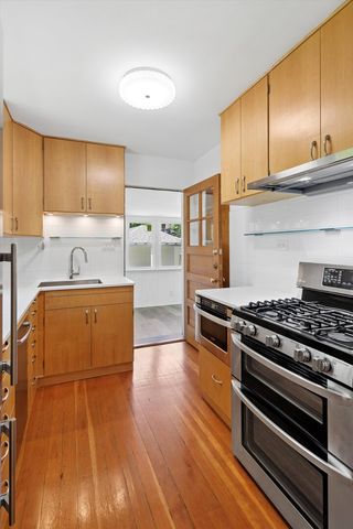 4714 W warwick Avenue, Chicago, IL 60641