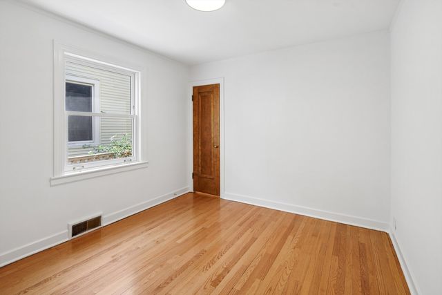 4714 W warwick Avenue, Chicago, IL 60641