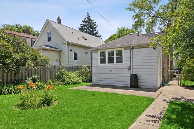 4714 W warwick Avenue, Chicago, IL 60641