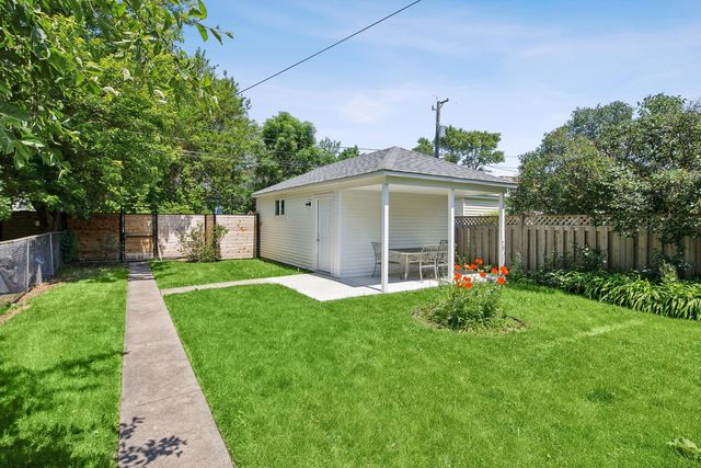 4714 W warwick Avenue, Chicago, IL 60641