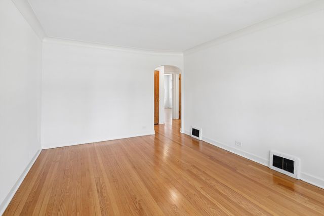 4714 W warwick Avenue, Chicago, IL 60641