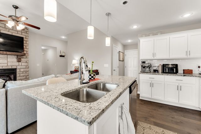 876 E Ozark Jubilee Road, Nixa, MO 65714