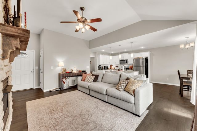 876 E Ozark Jubilee Road, Nixa, MO 65714