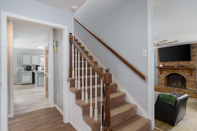 101 Pinewood Dr., Hattiesburg, MS 39402