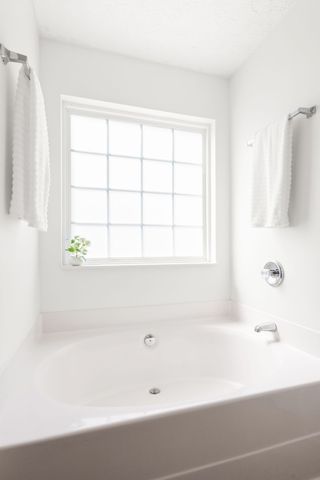 2020 Stanford Village Dr, Antioch, TN 37013