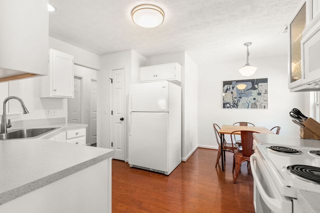 2020 Stanford Village Dr, Antioch, TN 37013