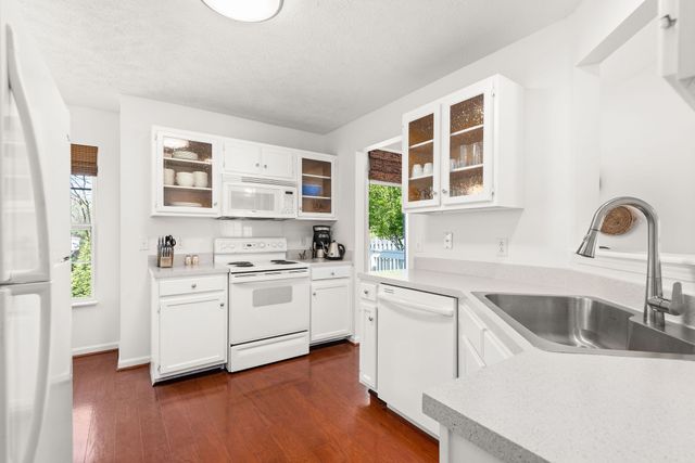 2020 Stanford Village Dr, Antioch, TN 37013