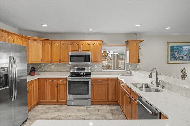 450 CYPRESS CREEK CIRCLE, Oldsmar, FL 34677