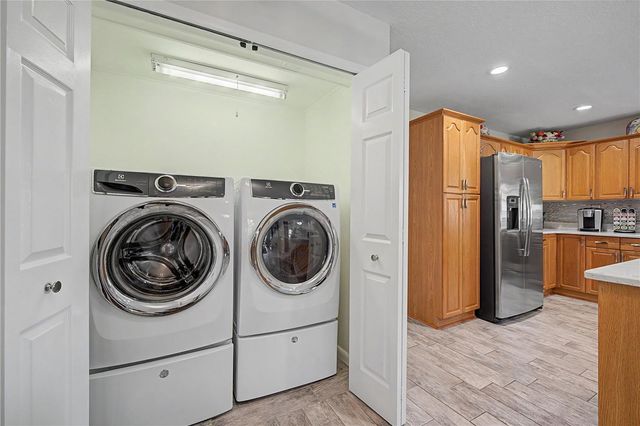 450 CYPRESS CREEK CIRCLE, Oldsmar, FL 34677