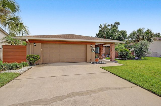 450 CYPRESS CREEK CIRCLE, Oldsmar, FL 34677