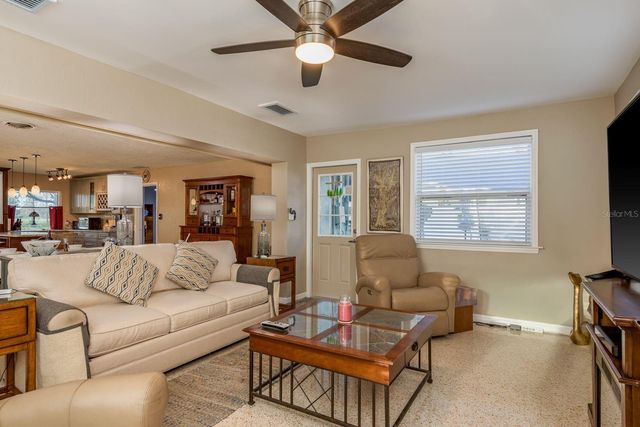 6377 13TH AVENUE N, St Petersburg, FL 33710