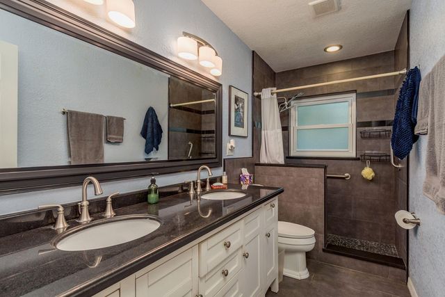 6377 13TH AVENUE N, St Petersburg, FL 33710