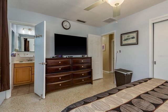 6377 13TH AVENUE N, St Petersburg, FL 33710