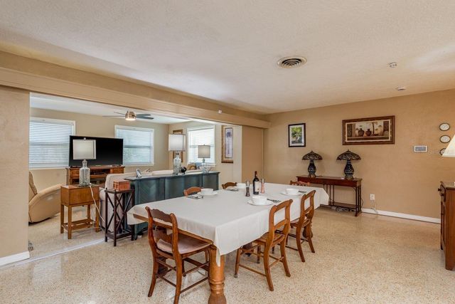 6377 13TH AVENUE N, St Petersburg, FL 33710