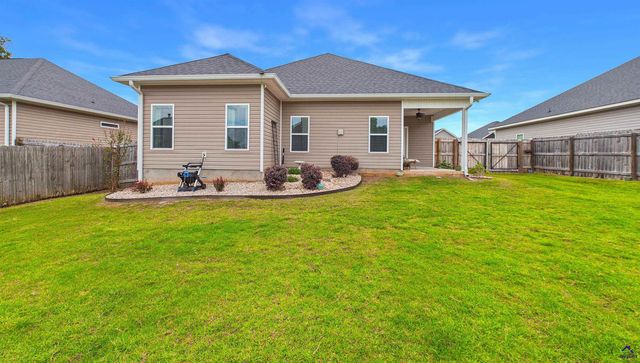 114 Cascades Court, Bonaire, GA 31005