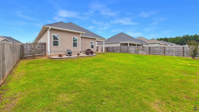 114 Cascades Court, Bonaire, GA 31005