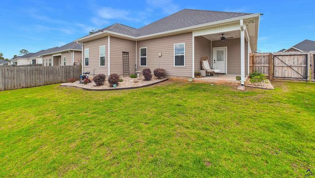 114 Cascades Court, Bonaire, GA 31005