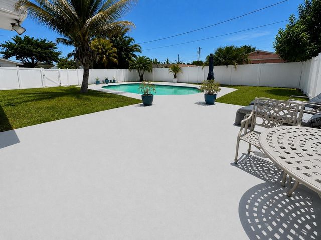 377 39TH AVENUE, St Pete Beach, FL 33706