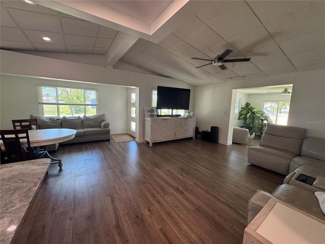 377 39TH AVENUE, St Pete Beach, FL 33706