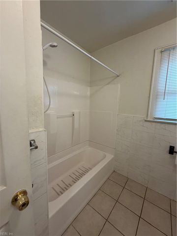 3915 Shell RD, Hampton, VA 23669