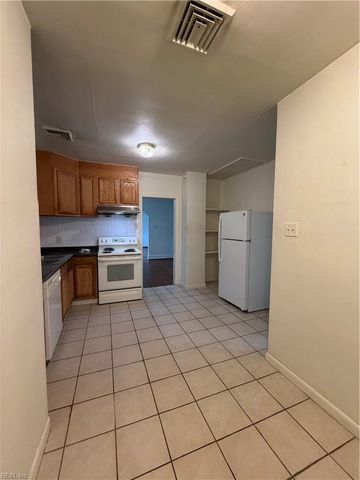 3915 Shell RD, Hampton, VA 23669