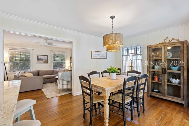 10 Myrtle Ln, Hilton Head Island, SC 29928