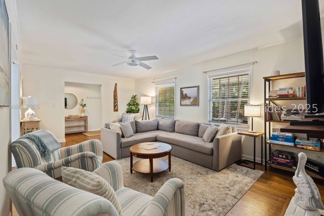 10 Myrtle Ln, Hilton Head Island, SC 29928