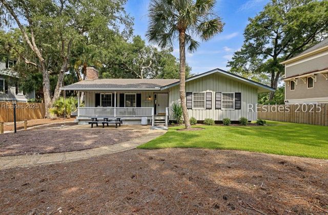 10 Myrtle Ln, Hilton Head Island, SC 29928