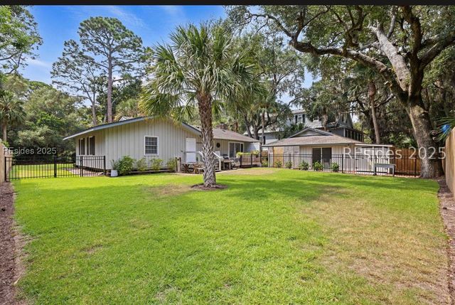 10 Myrtle Ln, Hilton Head Island, SC 29928