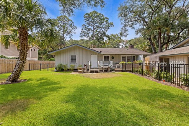 10 Myrtle Ln, Hilton Head Island, SC 29928