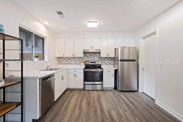 10 Myrtle Ln, Hilton Head Island, SC 29928