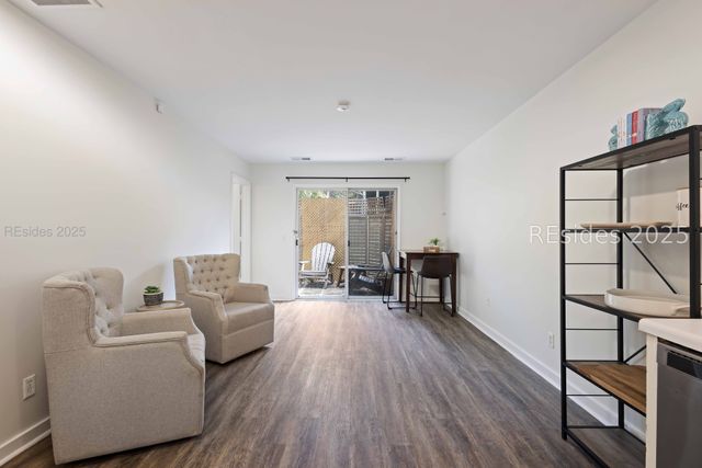 10 Myrtle Ln, Hilton Head Island, SC 29928