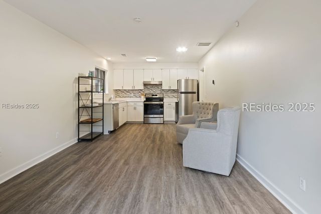 10 Myrtle Ln, Hilton Head Island, SC 29928