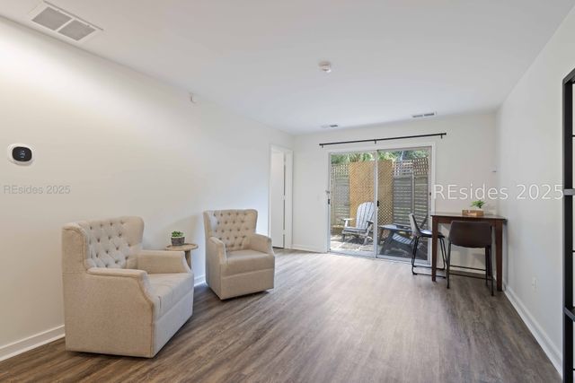 10 Myrtle Ln, Hilton Head Island, SC 29928