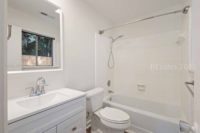 10 Myrtle Ln, Hilton Head Island, SC 29928