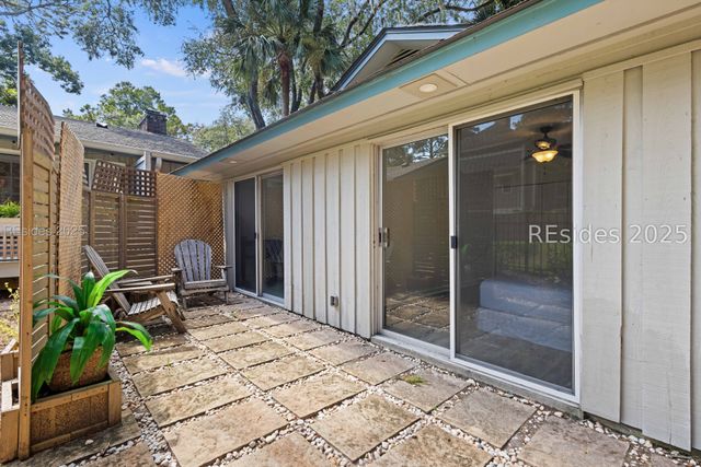 10 Myrtle Ln, Hilton Head Island, SC 29928