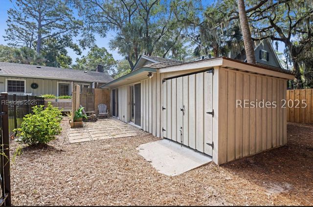 10 Myrtle Ln, Hilton Head Island, SC 29928